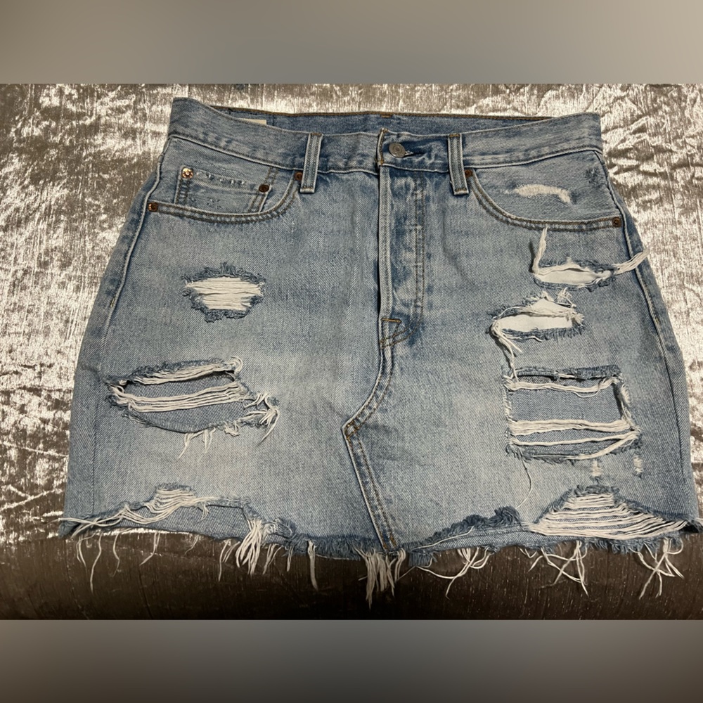 Levis button down washed ripped jean skirt size 29